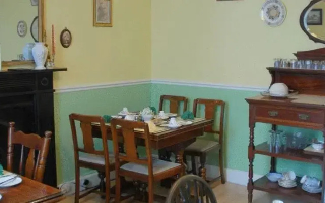 Brighton House Guesthouse (Ireland)