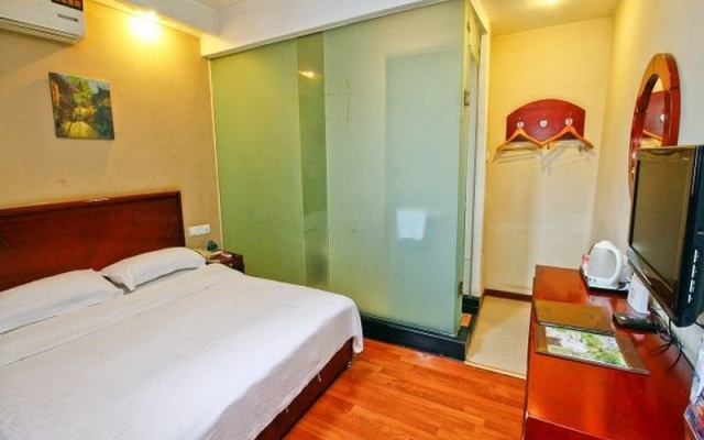 GreenTree Inn Xi’an North Gate Railway Station Express Hotel – Guest Rooms – Xi'an