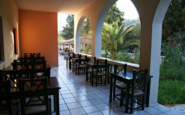 Elies Villa