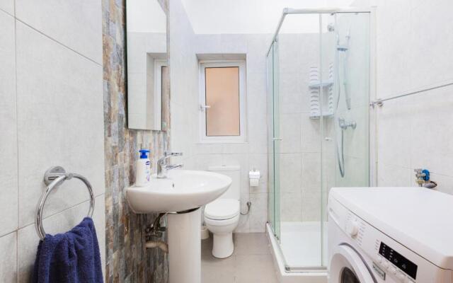 PC3- Centrally Located Apt-Close to University
