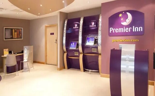 Premier Inn Sunbury (Kempton Park)