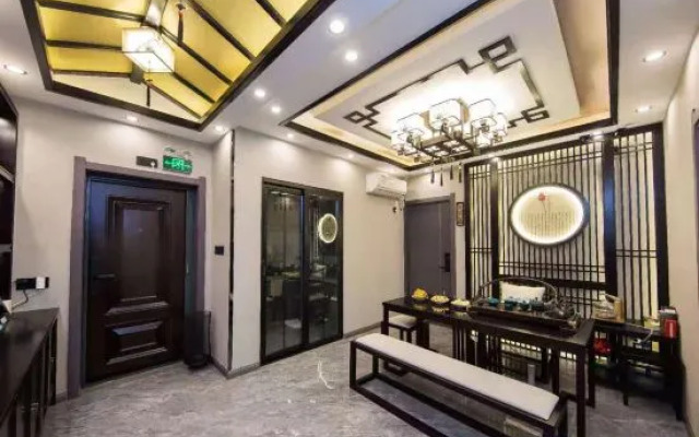 Putuoshan Ciyunxuan Station Apartment