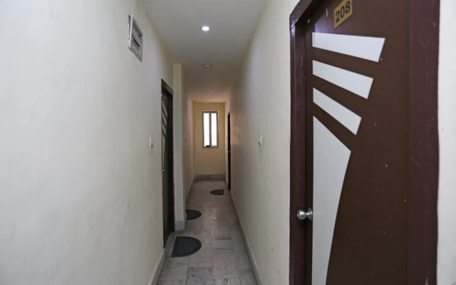 Flagship 87482 Hotel Lord Shiva
