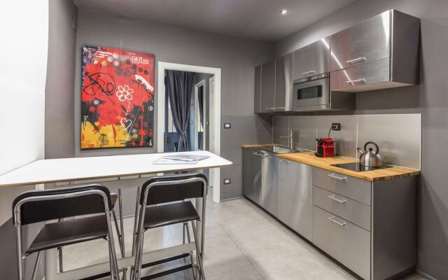 Into Apartments - Studio Somis