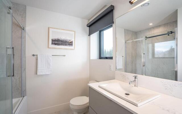 Q's Hideaway by Revelstoke Vacations