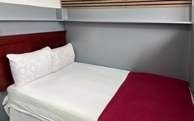 Plaza London Hotel