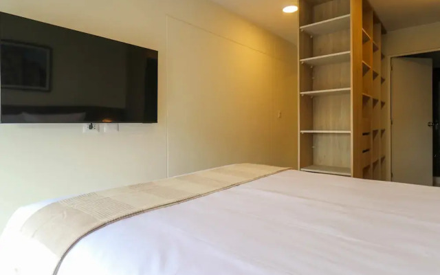 w Grandiose 2BR w Great Balcony in Miraflores