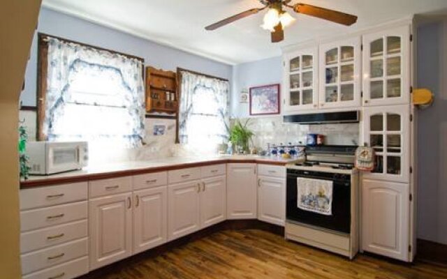 Bibis Garden Bed and Breakfast