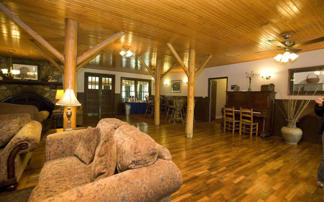 Highland Lake Inn & Resort
