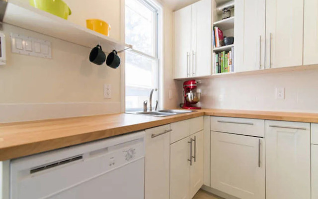 LM Stays - Nelson Street Apartment