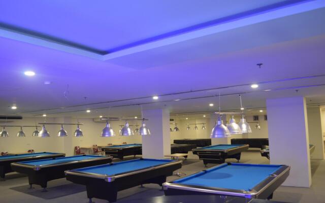 I&M Hotel Billiard