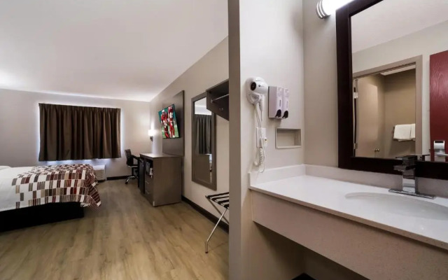 Super 8 by Wyndham Marston