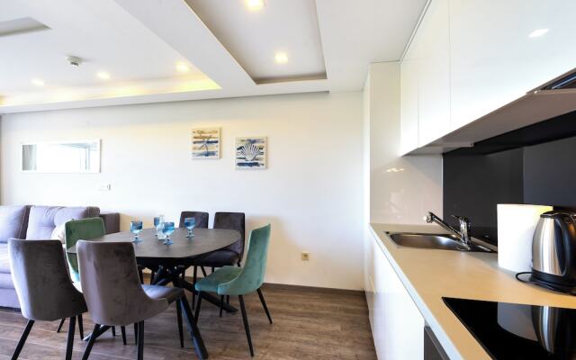 Luxury Penthouse Apt on beach Makarska