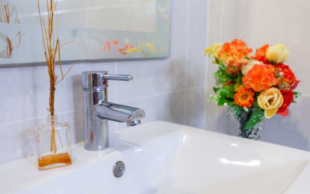 Batic House By Sharaya Hotel