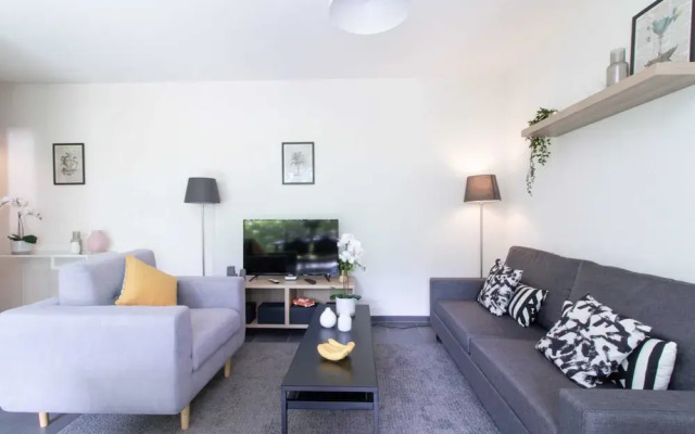 Modern 1 Bedroom Apartment at Le Bouveret. Self-checkin