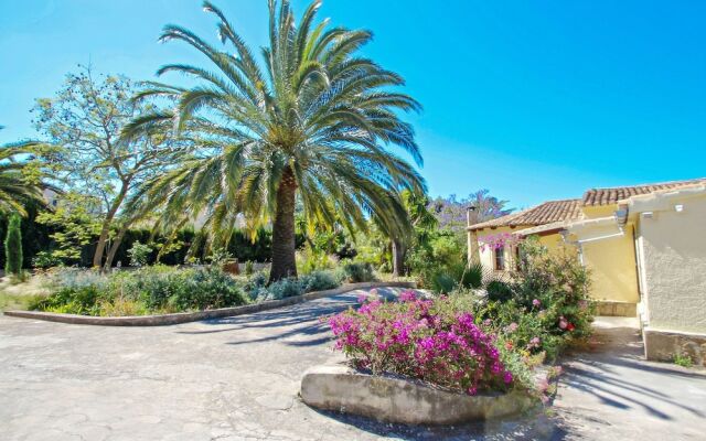 Mimosa - pretty holiday property with private pool in Moraira