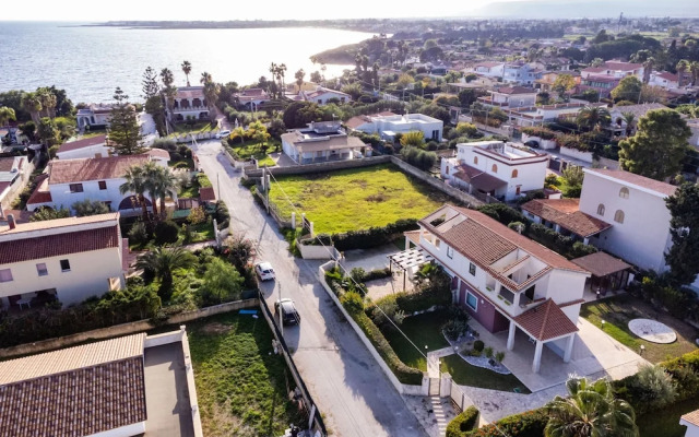 Villetta al Mare Della Fanusa by Wonderful Italy