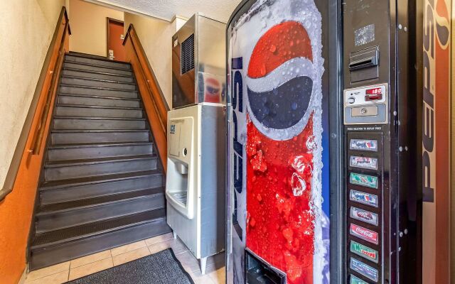 Econo Lodge Worthington