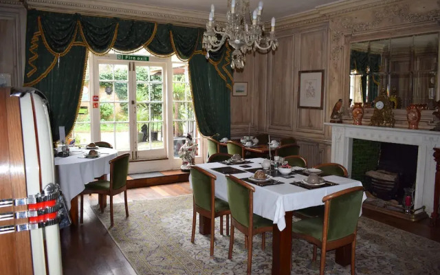 Harmondsworth Hall Guest House Heathrow