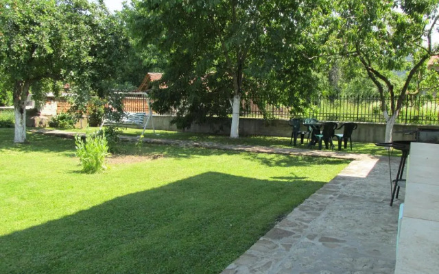 Pri Orehite Guesthouse