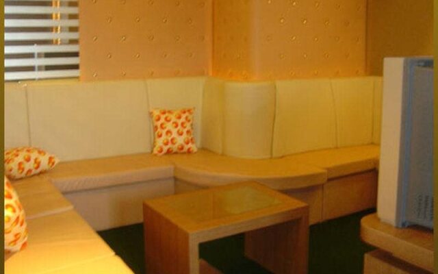 Sri U-Thong Grand Hotel
