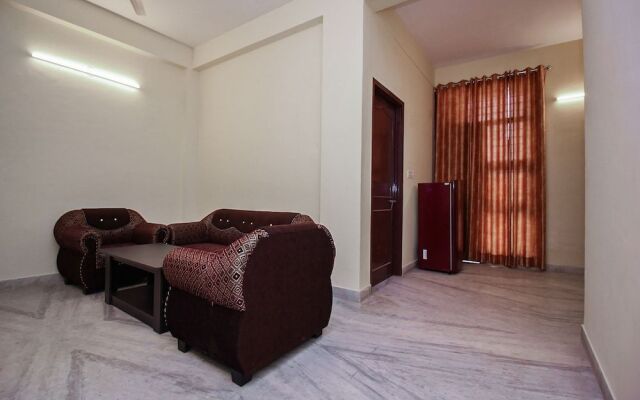 OYO Home 18790 Vibrant 2BHK