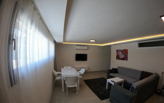 Daliann Elite Aparts