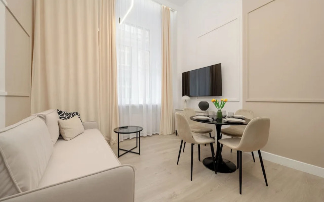 Cozy Apartment for 8 by Renters