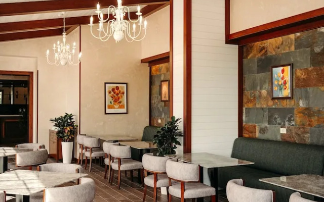 Hill Chalet Hotel & Resort
