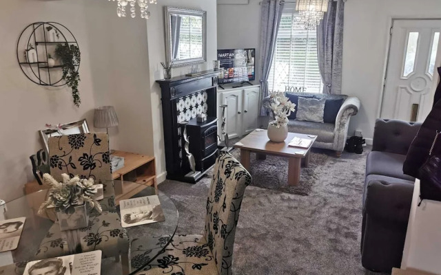 Stunning 2-bed House in Macclesfield Cheshire