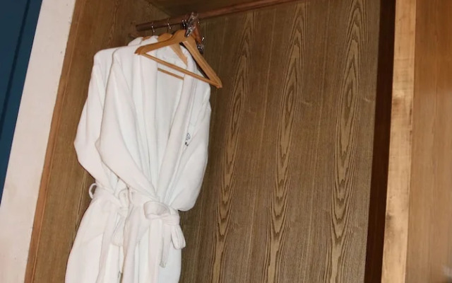 The Twelve Manor Terraces Lodge