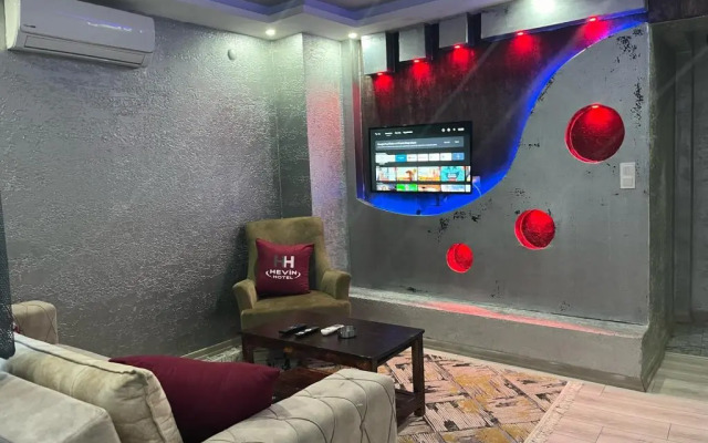 Hevi̇n Hotel
