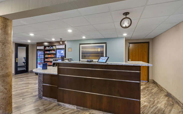 Best Western Plus Landmark Inn