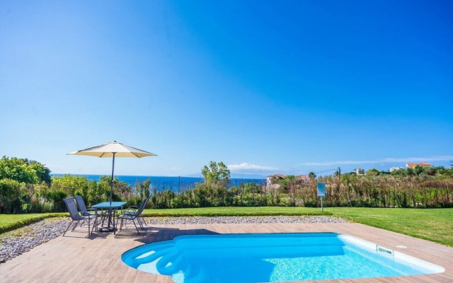 Filon Ktima Beachfront Upscale Villa