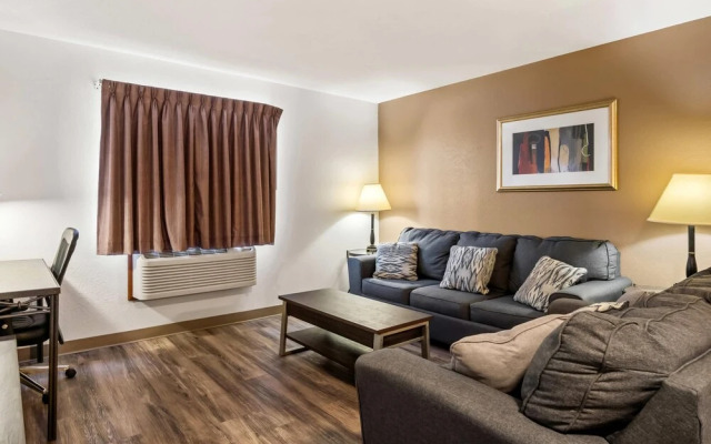 America's Inn & Suites Auburn