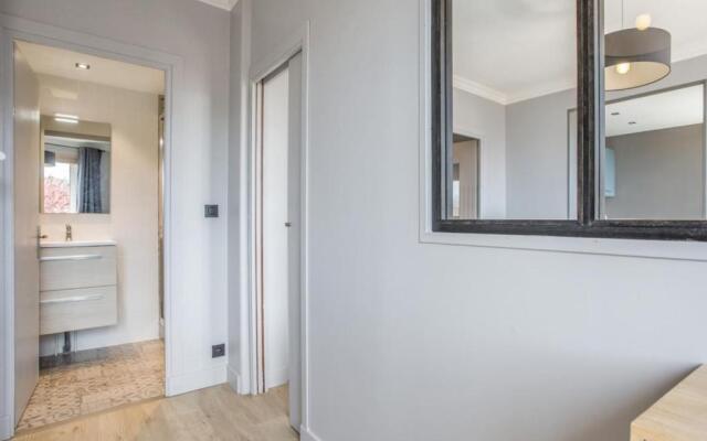 Modern 1br with terrace and a breathtaking view in Annecy