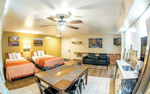 Glenwood Springs Cedar Lodge