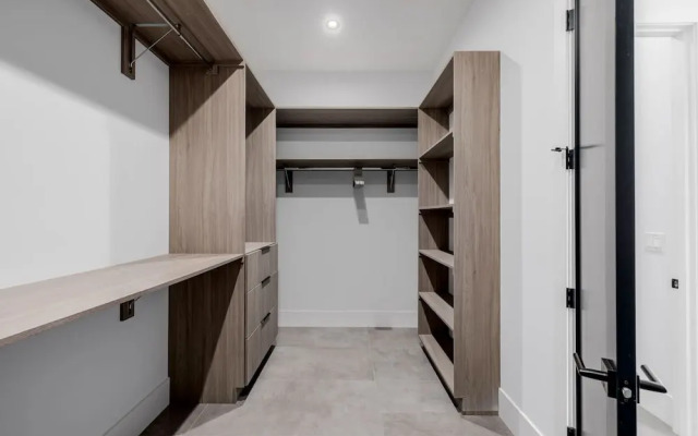 The Carlisle Experience 4 Showers Heated Pool