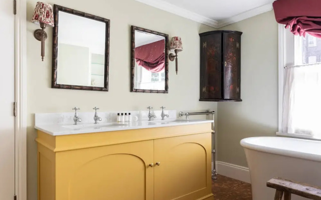 Vernon Street by Onefinestay