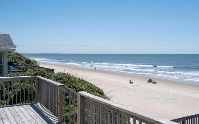 Windward Mark by Oak Island Accommodations