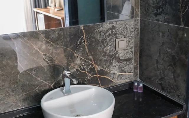 Gargaron Beach Hotel