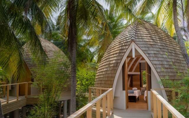 Emerald Faarufushi Resort & Spa