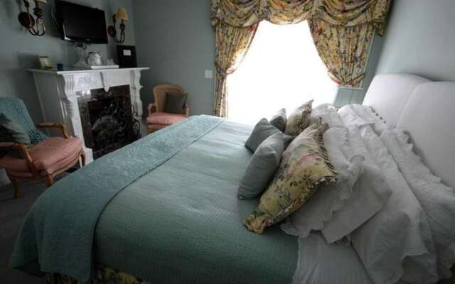 The Kenwood Inn