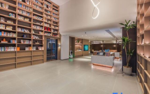 Starway Hotel (Ningbo Railway Station South Square)