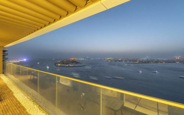 Grand Marina Bleu I Private Beach & Views I PS5 I Infinity Pool I by Skyline Serenity