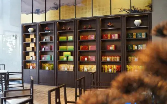Yunfu Xinxing Xiangshun Junzhou Hotel
