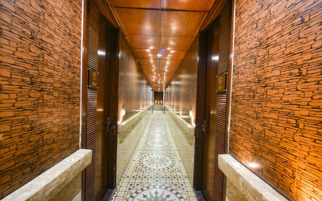 Fabhotel Billionaire Inn