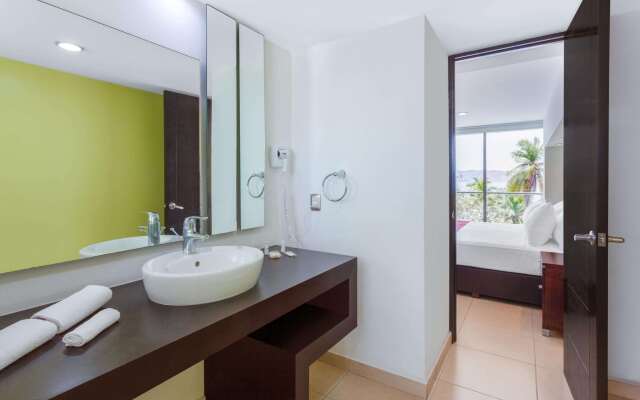 Ramada by Wyndham Acapulco Hotel & Suites