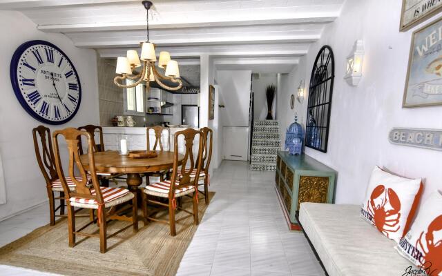 51297 - Cutest beach house Estepona