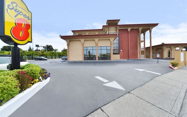 Super 8 By Wyndham Vallejo/Napa Valley